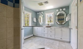 16 Cider Mill Rd, Burlington, CT 06013