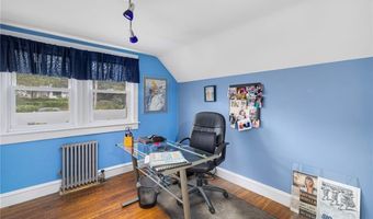 12 Hagen Ave, Cranston, RI 02920