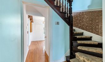 55 Hunter Ave, Newport, RI 02840