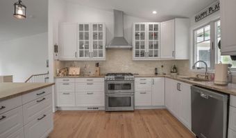 6322 WALHONDING Rd, Bethesda, MD 20816