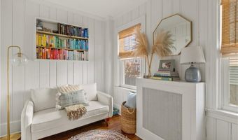 35 Hall Ave, Newport, RI 02840