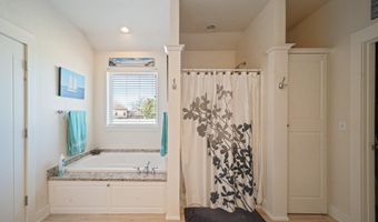 33389 S Coves Dr, Afton, OK 74331