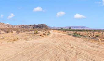 2222 Ottowa Rd, Apple Valley, CA 92307