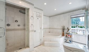 118 Grant Ave, Albertson, NY 11507