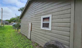 738 W 1st St, Alice, TX 78332