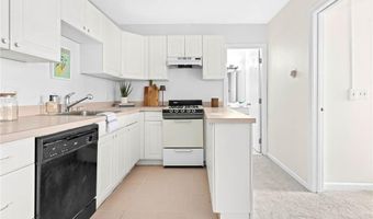 132 Hoffman Ave 207, Cranston, RI 02920