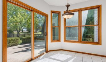 521 Ridgewood Dr, Antioch, IL 60002