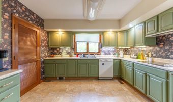 201 Hall St, Alton, MO 65606