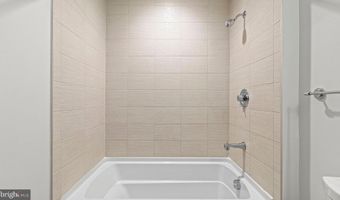 8300 WISCONSIN Ave 1B-1-829, Bethesda, MD 20814