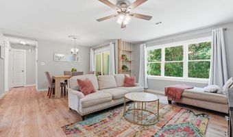 906 Cedar Ct, Aberdeen, NC 28315