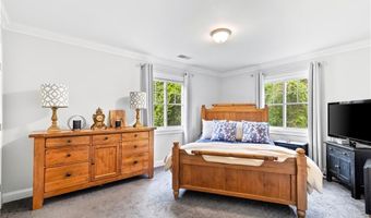 21 Starr Dr 207, Narragansett, RI 02882
