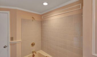 73 South St, Burlington, VT 05401