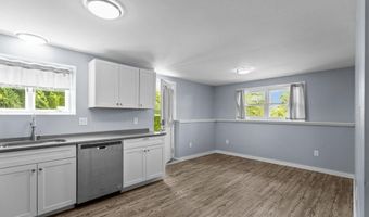 132 Maple Ave, Middletown, RI 02842