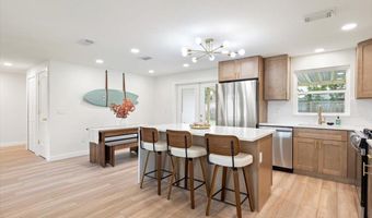 490 MAKO Dr, Atlantic Beach, FL 32233