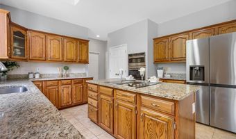 821 Heatherhaven Dr, Ballwin, MO 63011