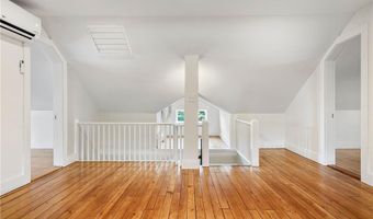 84 Rodman St, Narragansett, RI 02882