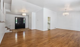 6828 WINTER Ln, Annandale, VA 22003