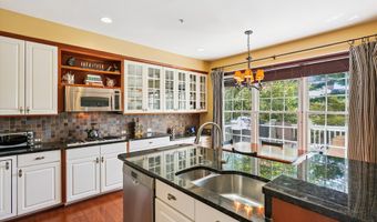 10104 BALDWIN Ct, Bethesda, MD 20817