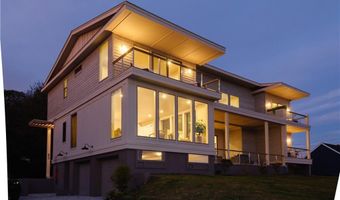 82 Ellery Rd, Newport, RI 02840