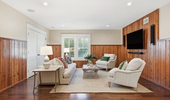 698 BEACH Ave, Atlantic Beach, FL 32233