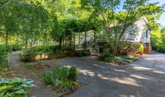 3628 S SPOTSWOOD Trl, Barboursville, VA 22923