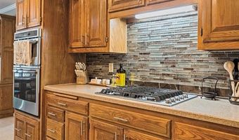 2649 Regency Rd, Bartlesville, OK 74006