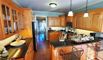 201 LAKE CHARLES Dr, Alpine, AL 35014