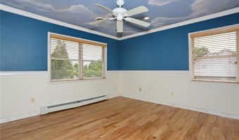 6 Margo Ct, Airmont, NY 10901