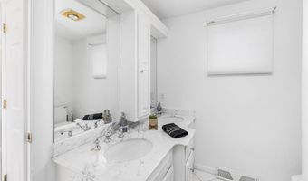 320 Westmoreland St D2, Narragansett, RI 02882