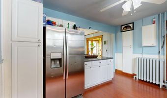 184 Whitney St, Auburn, ME 04210