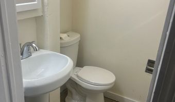 32 Hazelwood Ave 1st floor, Bridgeport, CT 06605