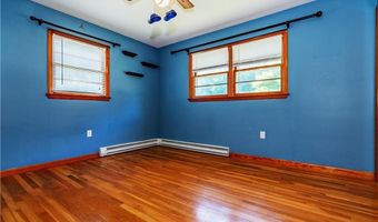 16 Pennsylvania Ave, Jamestown, RI 02835