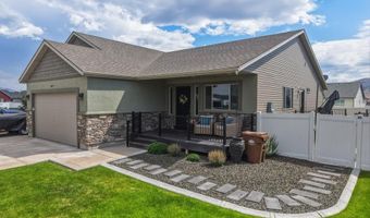 1027 Pinewood Ave, Chubbuck, ID 83202