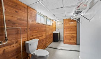 2921 Wood St, Ames, IA 50014