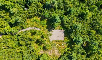 27 Bowling Green Ln, Belfast, ME 04915