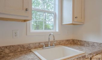 17 Berry Hill Rd, Asheville, NC 28806