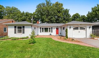 2323 PALISADES Dr, Appleton, WI 54915