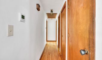 21 Quarry Rd, Branford, CT 06405