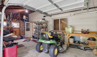 2706 Meadow Glen Rd, Ames, IA 50014