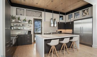225 Alpen Strasse St, Bozeman, MT 59715