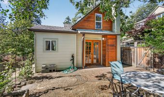 307 Hillcrest St, Ashland, OR 97520