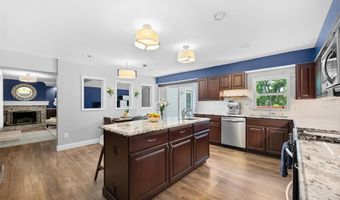 106 Hollyleaf Dr, Ballwin, MO 63021