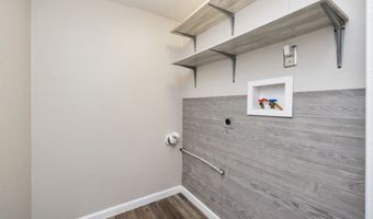 209 4th St SE, Altoona, IA 50009