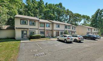 132 Point Of Woods Dr, Albany, NY 12203