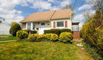 18 Woods End Rd, Clifton, NJ 07012