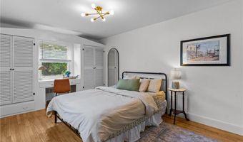 1107 Hope St, Bristol, RI 02809