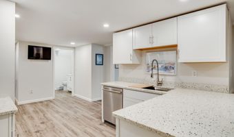 240 Bragg's Ln, Barnstable, MA 02630