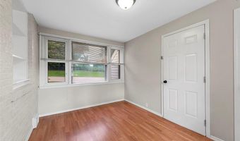 7220 Mackenzie Rd, Affton, MO 63123