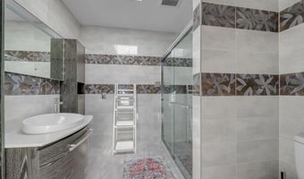 10 Macy Dr, Hewlett Bay Park, NY 11557