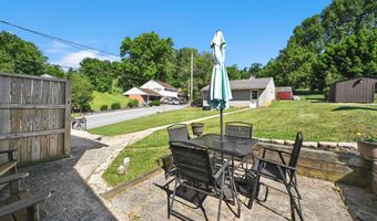 186 W MAIN St, Adamstown, PA 19501